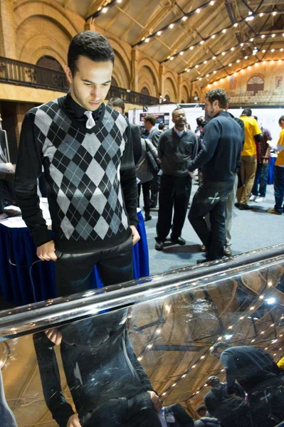 A trough-shaped mirror system developed by MIT graduate students could supply heat, hot water and electricity.