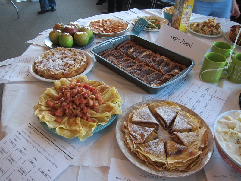 Burton Conner residents were welcomed into the Porter Room to sample the Apple Bake submissions in categories of: Apple Drinks, Apple Breakfast, Apple Art, Apple Crisp/Cobbler/Pie, Apple Dessert, Apple Abroad, Appletizer (Meat), Appletizer (Vegetarian), Most Creative and Best Overall.