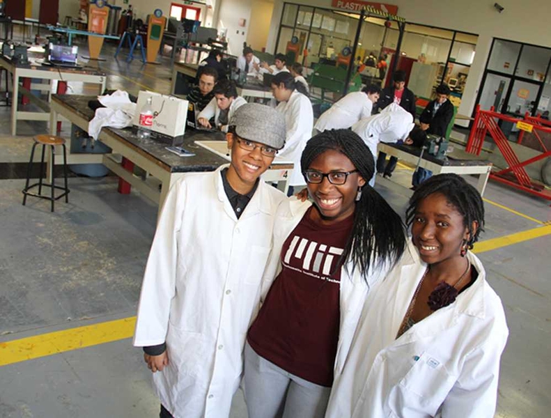 Ekuta (center) and other participants in the Diiaki Project worked with students in Guadalajara, Mexico.