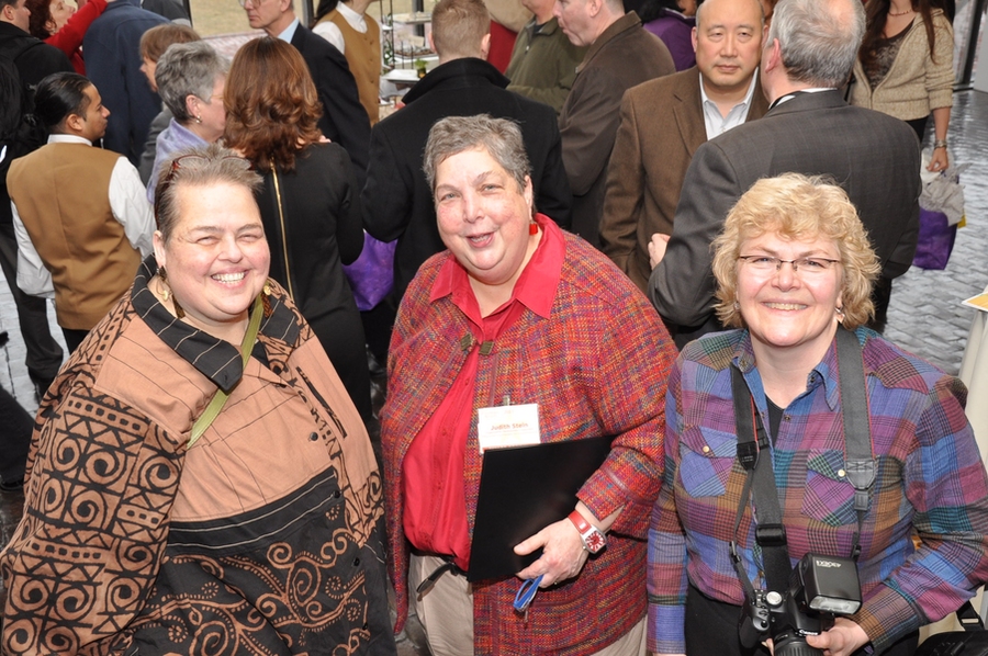 Advancing Inclusion and Global Perspectives award recipient Judith Stein (center) with Meredith Lawrence (left) and Ruth Davis (right).