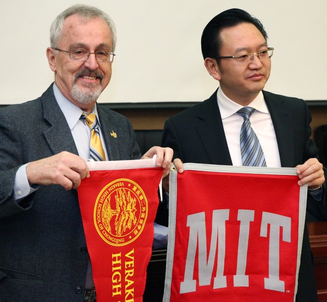 Professor Richard Larson and Xianhong Wu (founder and chairman of Verakin Group, chairman of Chongqing Verakin Real Estate Co., Ltd, and president of Chongqing Verakin High School).