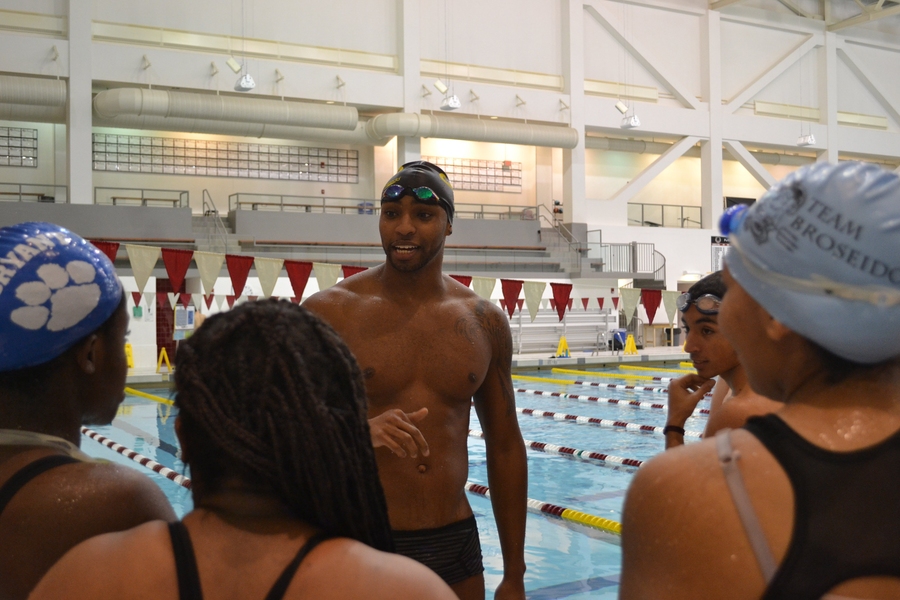 U.S. Olympian Cullen Jones speaks with Amphibious Achievement at MIT’s Zesiger Center pool. 