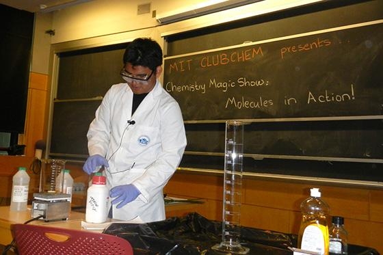 Suan Tuang oversees experiment in classroom