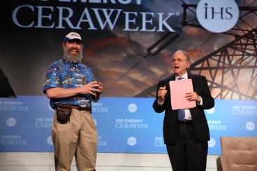 Alexander Slocum, the Neil and Jane Pappalardo Professor of Mechanical Engineering (left), along with IHS Chairman Dan Yergin