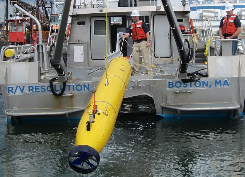 A robot dives into search for Malaysian Airlines flight | MIT News