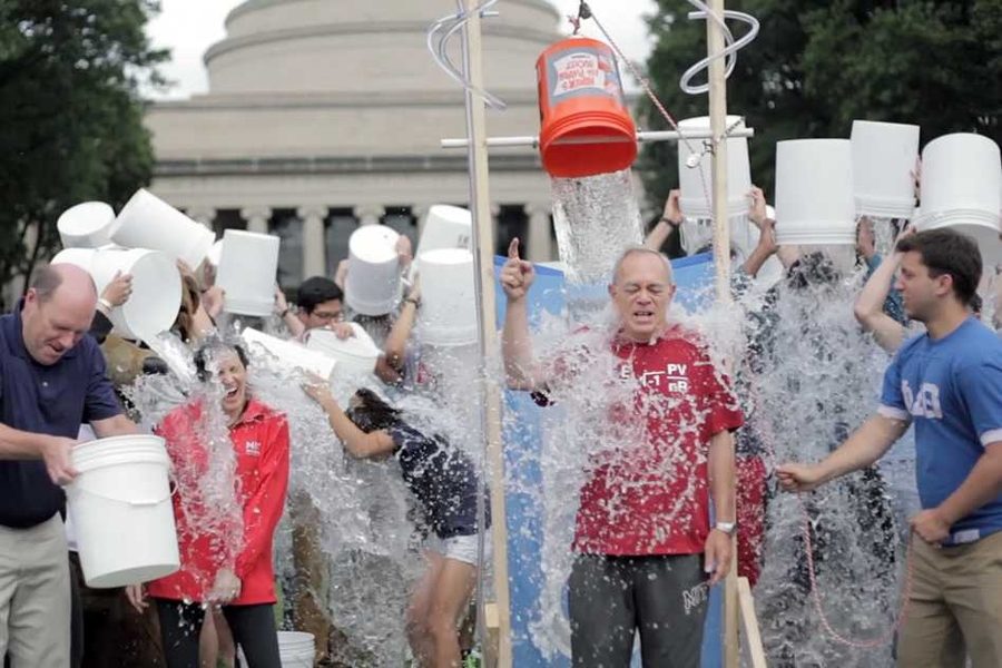 MIT President L. Rafael Reif accepted a double Ice Bucket Challenge from Harvard President Drew Faust and the MIT Edgerton Center. The ice bucket challenge is raising funds to help scientists research the causes of and potential treatments for ALS, also known as Lou Gehrig's disease.