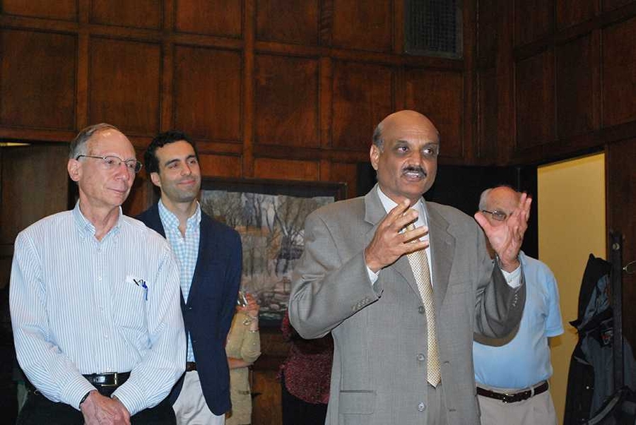 MIT Professional Education Executive Director Bhaskar Pant with faculty addressing participants at the farewell reception.