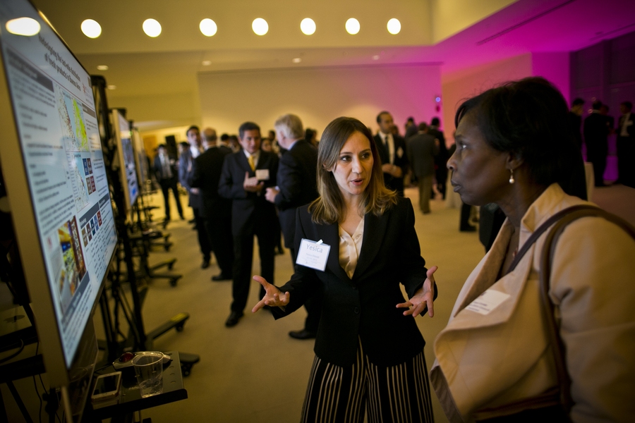 Yesica Riboldi, a student in the MIT Graduate Certificate in Logistics and Supply Chain Management program, presents her poster titled "Redesigning the Last-Mile Distribution of Fresh Products in Buenos Aires," at Research Expo 2015.