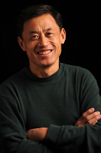 Qing Hu, the MIT Distinguished Professor in Electrical Engineering and Computer Science