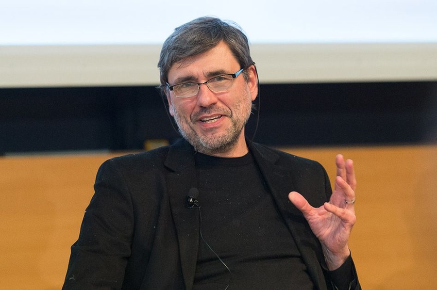 Drazen Prelec, a professor at the MIT Sloan School of Management, spoke about the psychological barriers that cause people to resist changing their opinions.