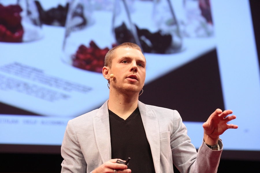 Skylar Tibbits, who directs the Self-Assembly Lab in the MIT Department of Architecture, explores materials that transform over time by reconfiguring, changing shape, or adapting to their environment.