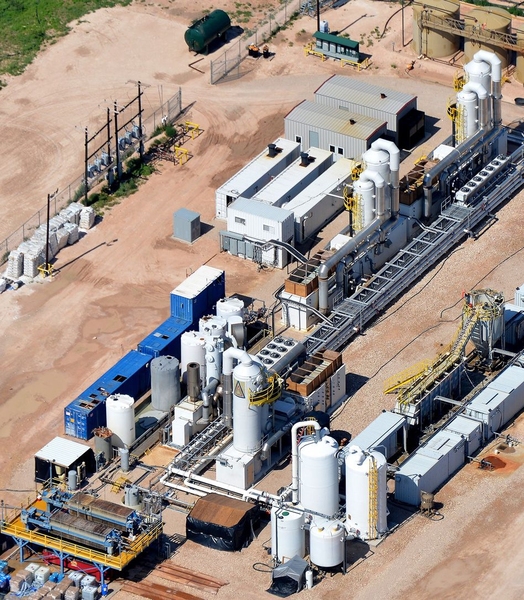 Gradiant's 12,000-barrel-per-day, carrier gas extraction plant (shown here), uses a humidification and dehumidification (HDH) technique that heats produced water into vapor, and condenses it back into water, without contaminants. This yields freshwater and saturated brine, commonly used in drilling and completion processes.