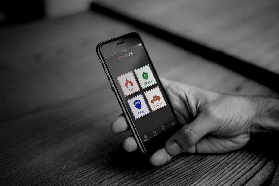 The RapidSOS app interface.