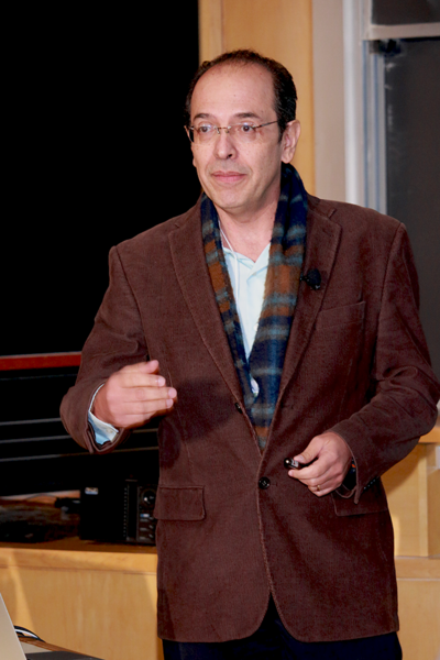 Eder de Souza Martins, a researcher with the Brazilian Agricultural Research Corp. (Embrapa), addresses the first International Workshop on Alternative Potash on Nov. 11. Researchers at Embrapa’s Cerrado Ecoregional Center are working with Antoine Allanore, MIT assistant professor of metallurgy, to test hydrosyenite, a new potassium feldspar-based fertilizer. 