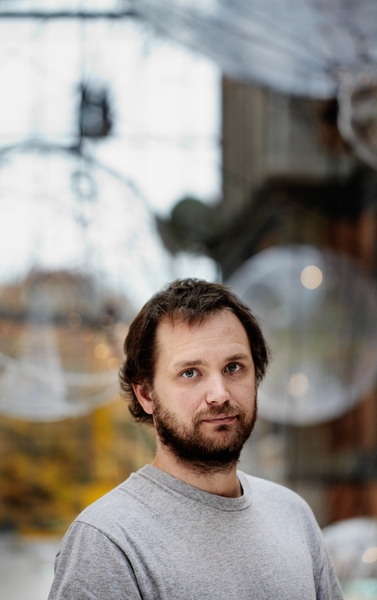 MIT Visiting Artist Tomás Saraceno