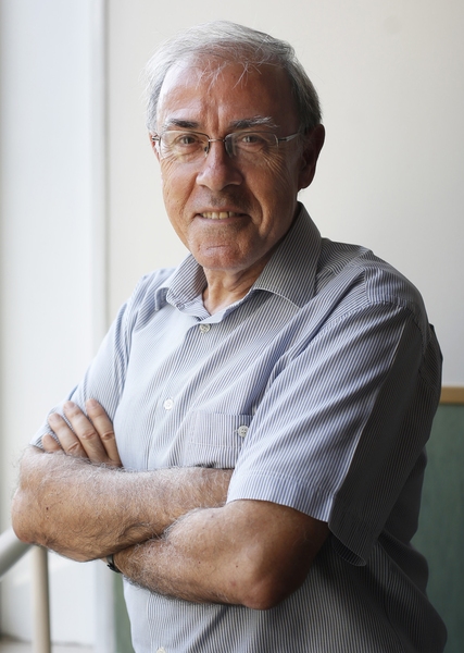 Ignacio Pérez-Arriaga of the MIT Sloan School of Management and the Institute for Research and Technology at Comillas University in Spain and a team of Comillas and MIT researchers are examining how the large-scale adoption of solar power may affect operations, costs, and other aspects of today’s electric power systems.