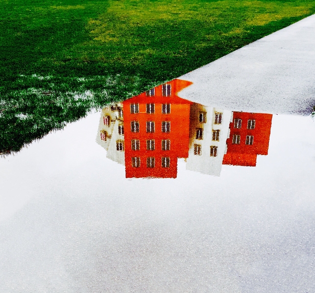 A unique reflection of MIT's Building 32, the Ray and Maria Stata Center