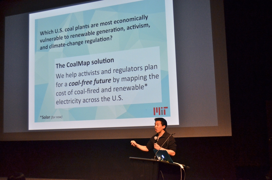 Joel Jean giving a presentation about CoalMap