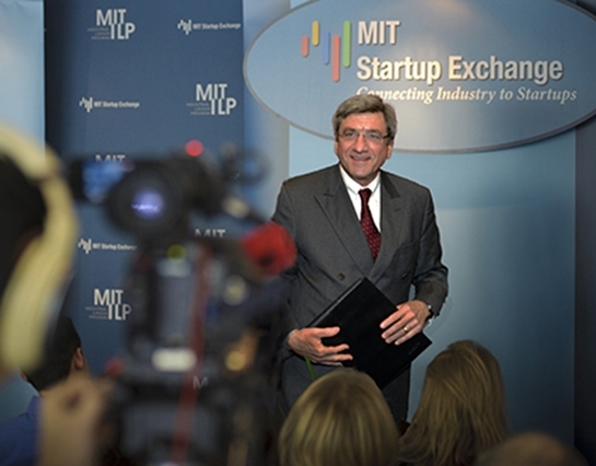 Executive Director of Corporate Relations and the Industrial Liaison Program Karl Koster welcomes startup and industry participants at a recent STEX workshop at MIT's Industry Meeting Center.