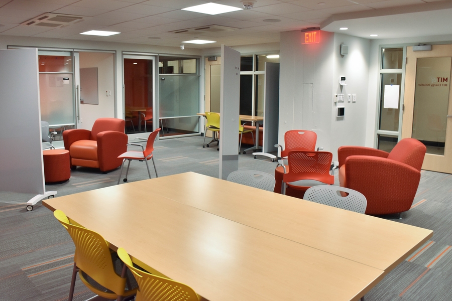 The MITEI Undergraduate Energy Commons officially opened on Oct. 6 by welcoming students, faculty, and staff to a celebration of energy education at MIT.