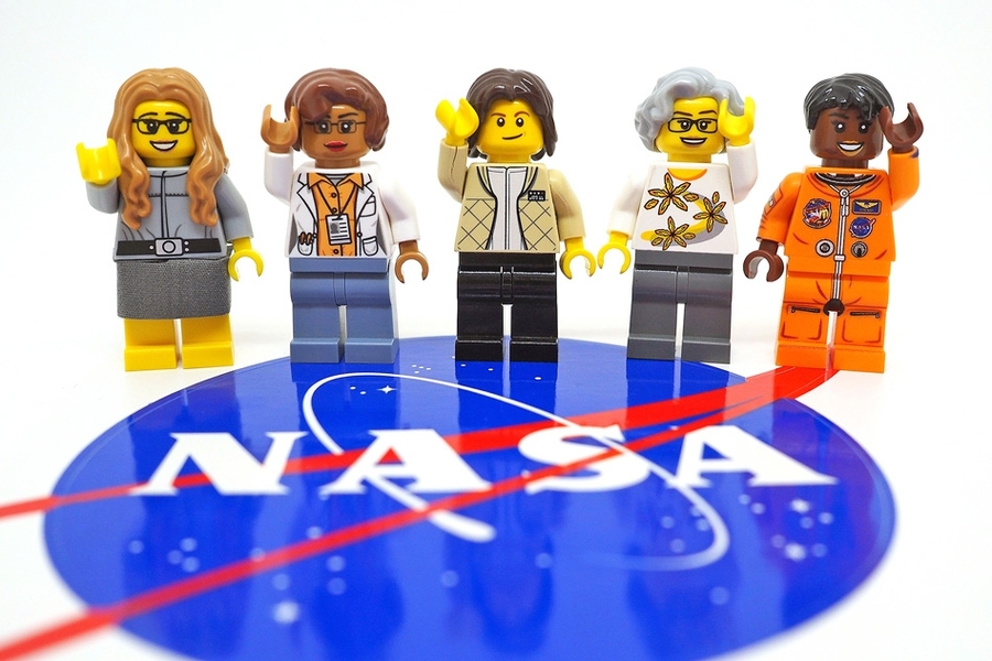 lego nasa woman