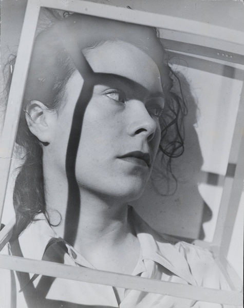 György Kepes, Juliet’s Shadow Caged, 1939/41