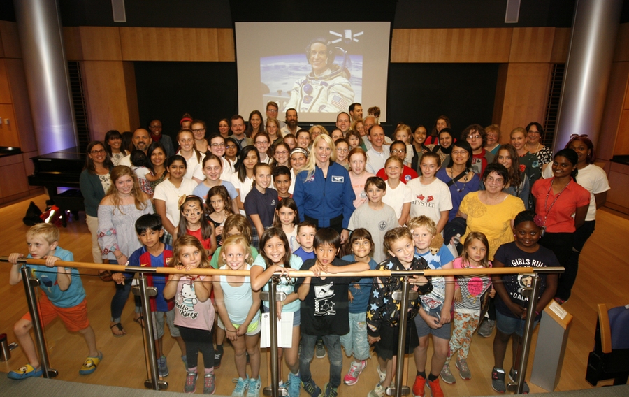 NASA astronaut and former Whitehead Fellow Kathleen "Kate" Rubins returned to the Whitehead Institute to engage with local students and give a public lecture on her experiences in space.