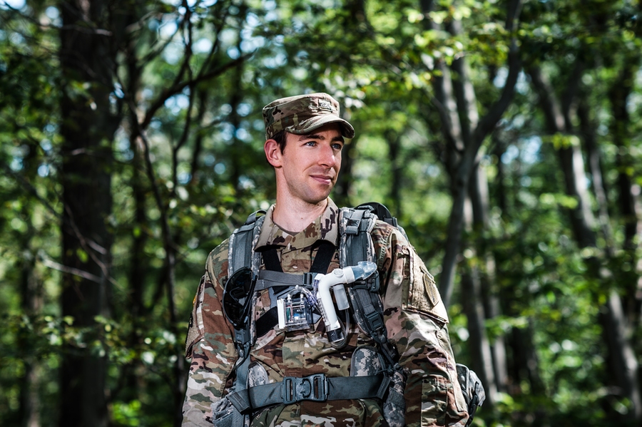 The Carbon dioxide/Oxygen Breath and Respiration Analyzer was another award-winning technology developed at Lincoln Laboratory. The system for making metabolic measurements includes a chest harness and bite grip that enable hands-free use during exercise and training.