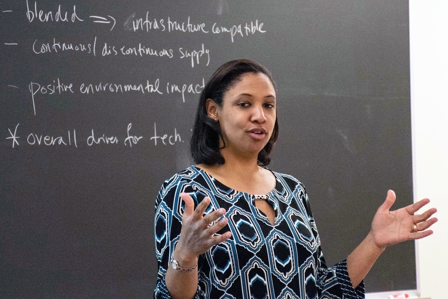Professor Kristala Jones Prather leads a discussion at MITEI about the future of biofuels — and whether the prime window of time for their deployment has already passed or has not yet come. Prather argued for the latter. “I think it’s too early,” she told the undergraduates. “We just haven’t spent enough time on the problem yet.”
