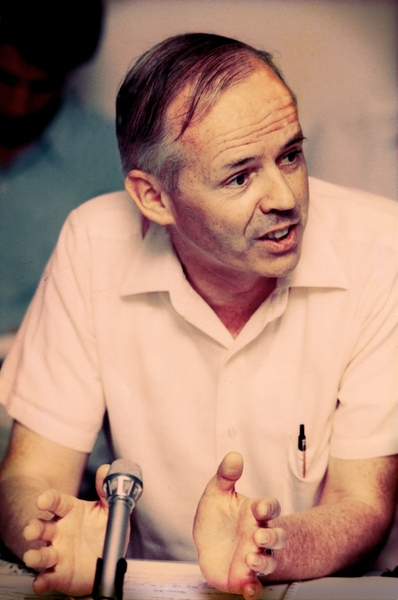 As dean of the School of Architecture and Planning, John de Monchaux understood all of the world’s cities as neighborhoods of a single global village.