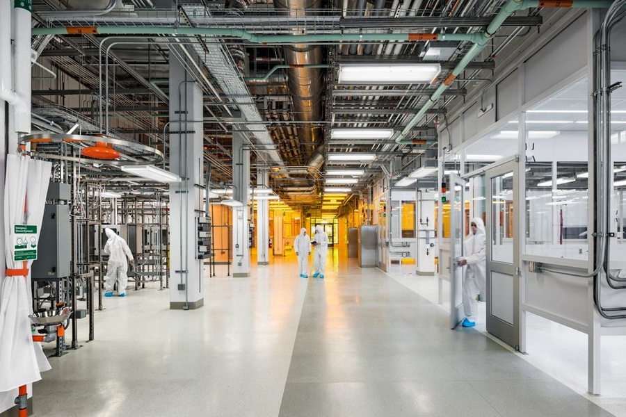 Occupying an entire additional floor over each of the clean-room floors, air handling and filtration systems exchange all the air in the labs 250 times an hour while they are in use.