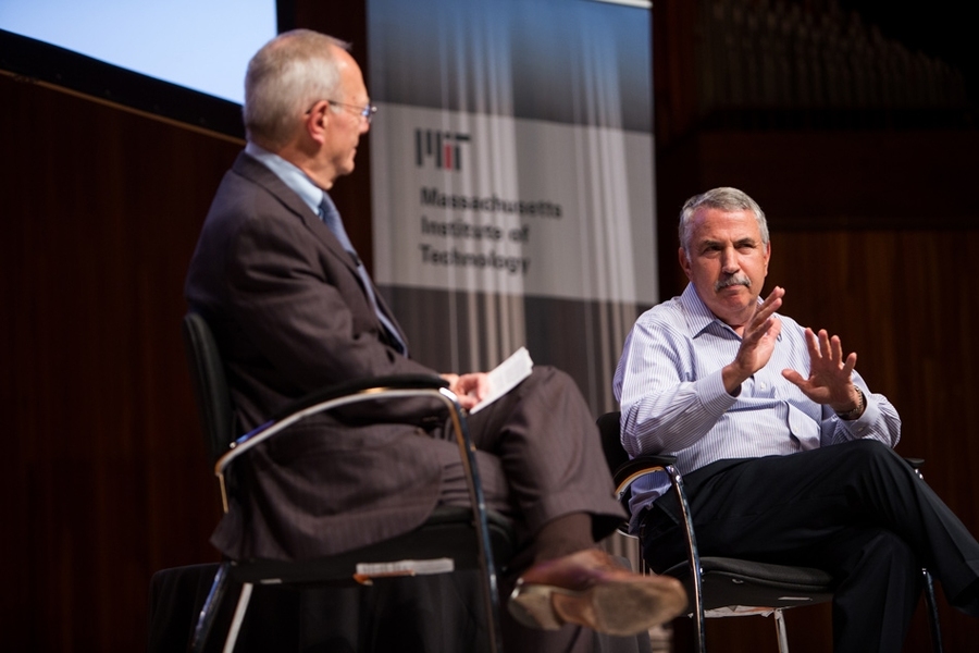 MIT President L. Rafael Reif, left, and columnist Thomas L. Friedman of The New York Times, during a question-and-answer session after Friedman gave the fall 2018 Compton Lecture at MIT on Oct. 1.