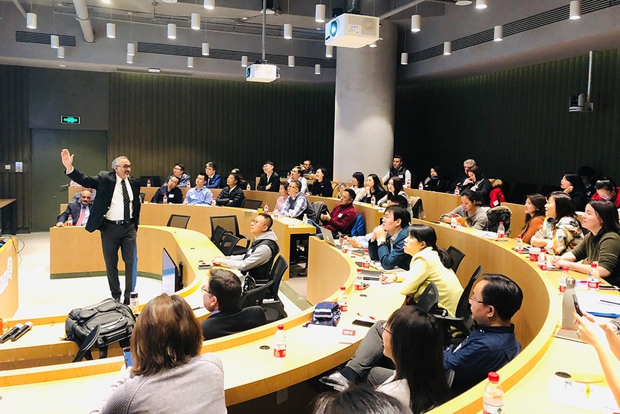 Professor Sanjay Sarma at MIT Professional Education’s inaugural “Leading Innovation” workshop in Beijing