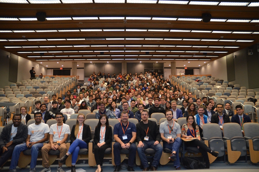 Event organizers, participating students, and corporate partners gathered together in the Stata Center to kick off the 2018 MIT EnergyHack.