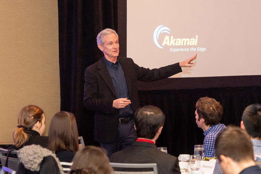 At the SuperUROP Community Dinner, Tom Leighton, PhD ’81, CEO and co-founder of Akamai, described how the $2.5 billion technology company began at MIT.