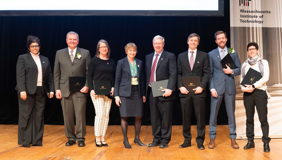 The Summit Farms Solar Power Purchase Agreement Team receives the Sustaining MIT award from Vice President for Research Maria Zuber.