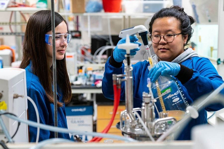Kaitlyn Hennacy (left) and Liruonong "Taotao" Zhang are part of a group using yeast to make a sustainable palm oil alternative.