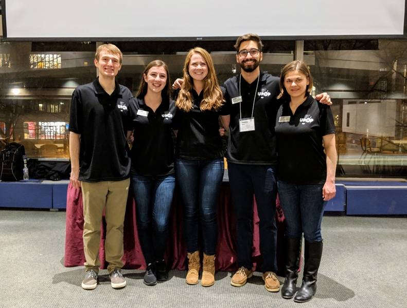 Left to right: MIT seniors Ryan Koeppen, Jen McDermott, Kim Veldee, Gabe Valdes, and Marissa Steinmetz gather at the UPOP STARS Major Mixer.