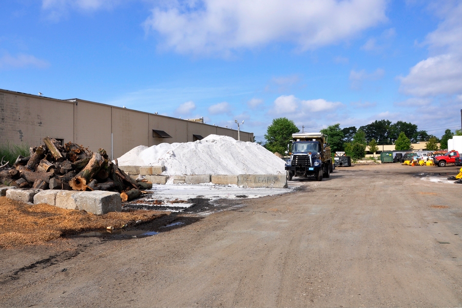 The full project site is a five-acre riverfront parcel that is currently home to Malden’s Department of Public Works (DPW) and owned by the Malden Redevelopment Authority. Transformation of the DPW site into a civic waterfront space will involve both redesigning DPW operations and the planning and design of the waterfront open space itself.