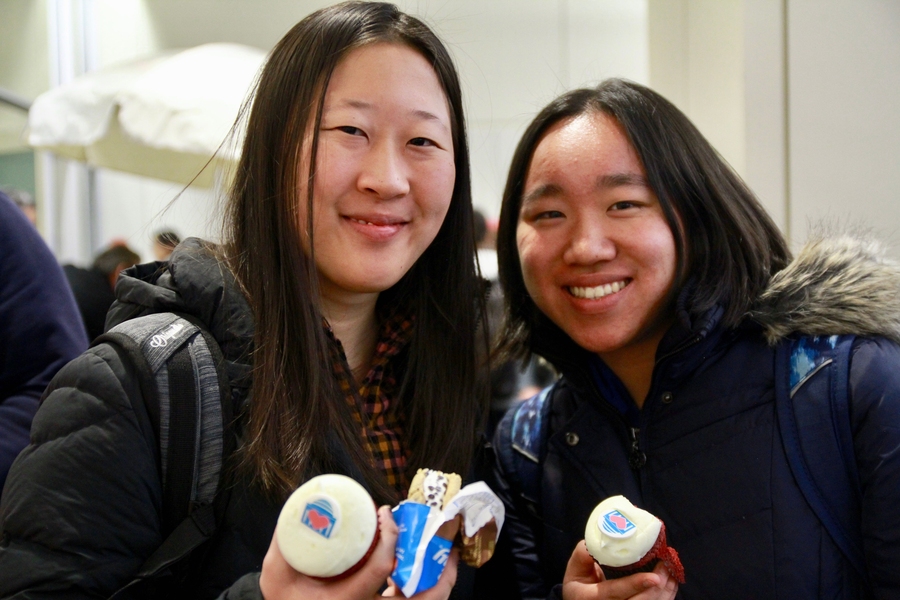 Over 600 members of the MIT community enjoyed ice cream treats and Georgetown cupcakes with the MindHandHeart logo.