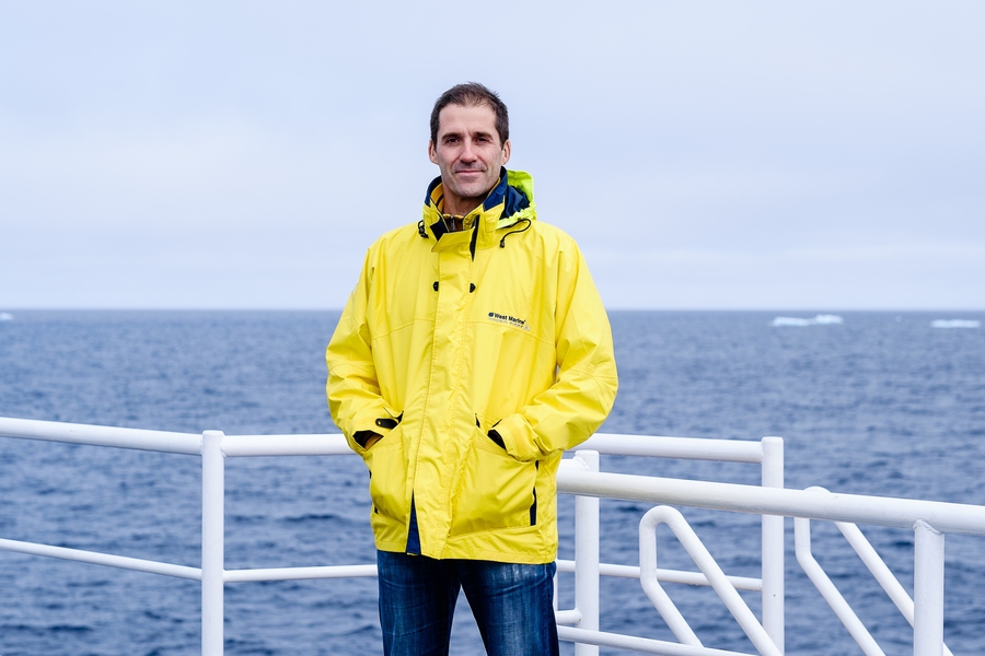 Thomas Peacock, professor of mechanical engineering, is a member of the UN Global Compact Task Force, which drafted recommendations for protecting seafarers and the global supply chain during the Covid-19 pandemic.