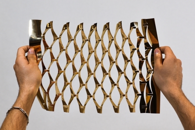 “Auxetic Reflections,” a project by rising seniors Daniel Landez, Violetta Jusiega, and Maya Koneval, explores fabrication processes, exploiting a simple analogue movement to produce complex behaviors and objects. It was developed for 4.022 (Design Techniques and Technologies), led by Jeremy Jih and Danniely Staback Rodriguez.