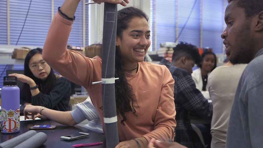 Students Maheera Bawa (left) and Mojolaoluwa Oke (right) explore the fundamentals of torsion during the Guided Discovery Lab in class 2.001 (Mechanics and Material I).