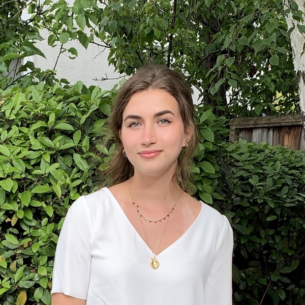 Portrait photo of MIT undergraduate student of electrical engineering and computer science Holly Jackson