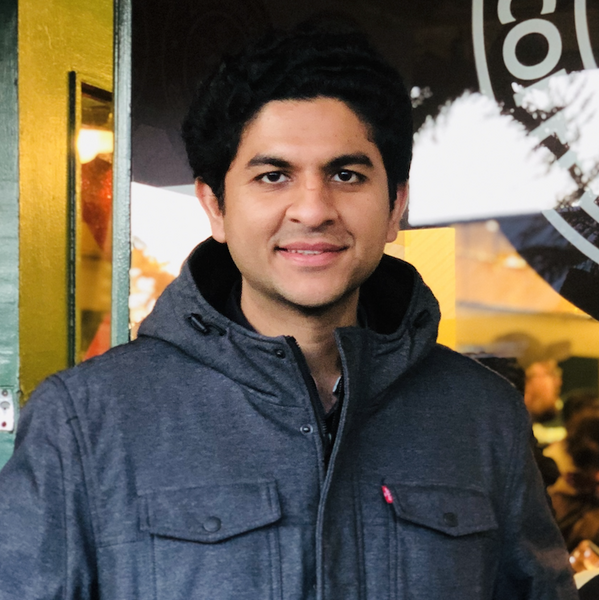 Portrait photo of Robin Singh