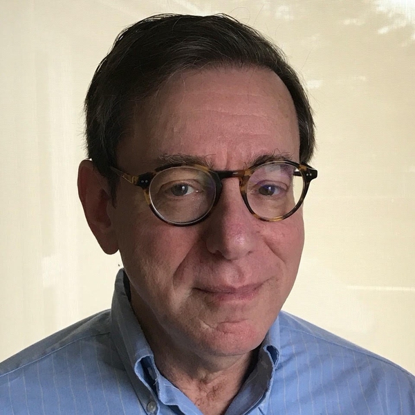 Headshot photo of Steven Simon