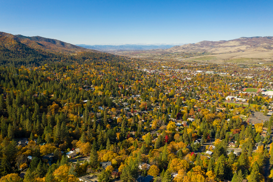 A photo of a forested landscape within Oregon's Jackson County Fire District 3