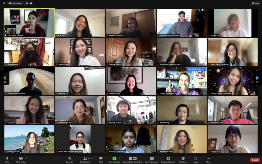 Screenshot of a Zoom session with 25 individuals participating in a class