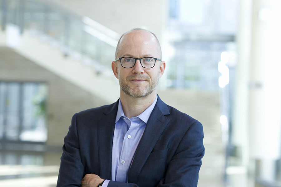 Portrait photo of Evan Lieberman