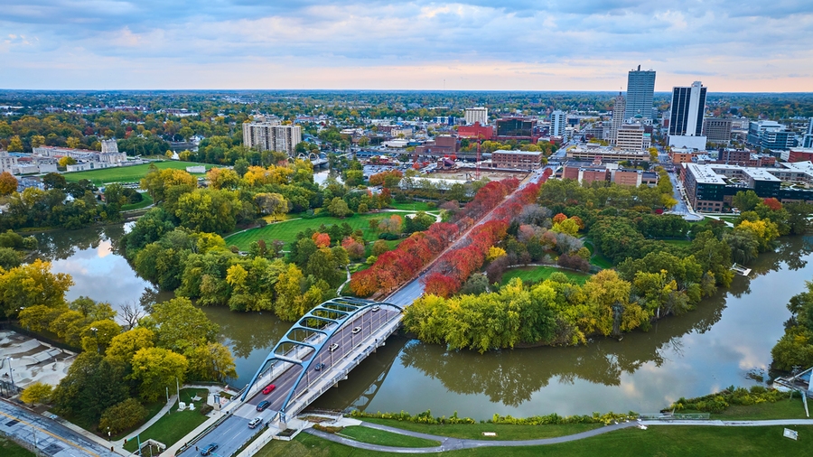 Stock photo of the Fort Wayne, Indiana skyline on a sunny day.